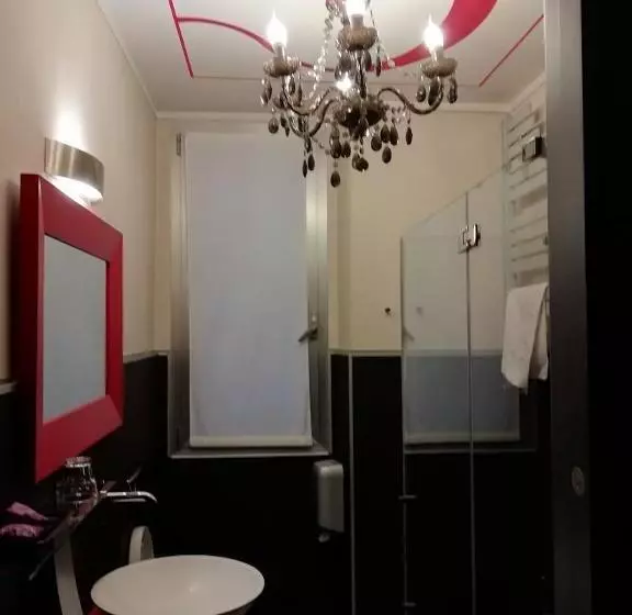 Happy Hotel Atelier Gardone Riviera Centro & Spa