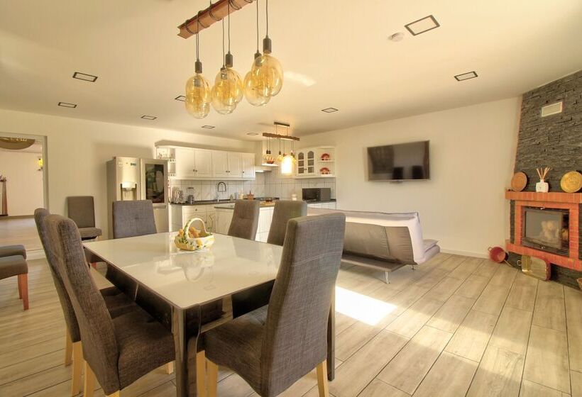 فندق صغير Amadeus Villa