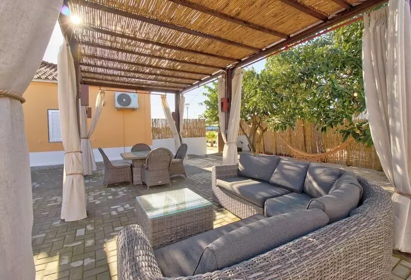 Retkeilymaja Amadeus Villa