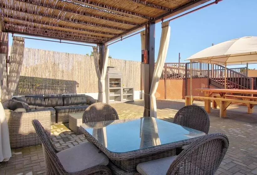 Retkeilymaja Amadeus Villa