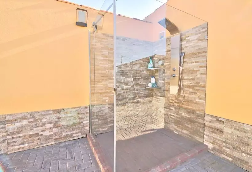 Retkeilymaja Amadeus Villa