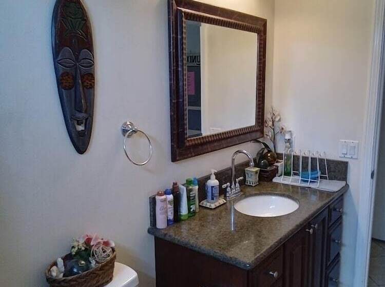 هاستل Robbins Estate