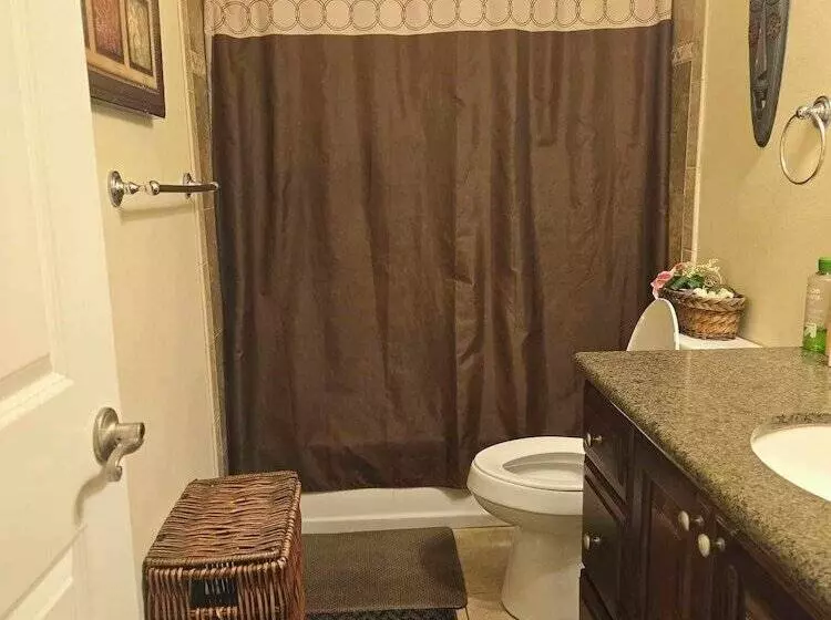 Retkeilymaja Robbins Estate