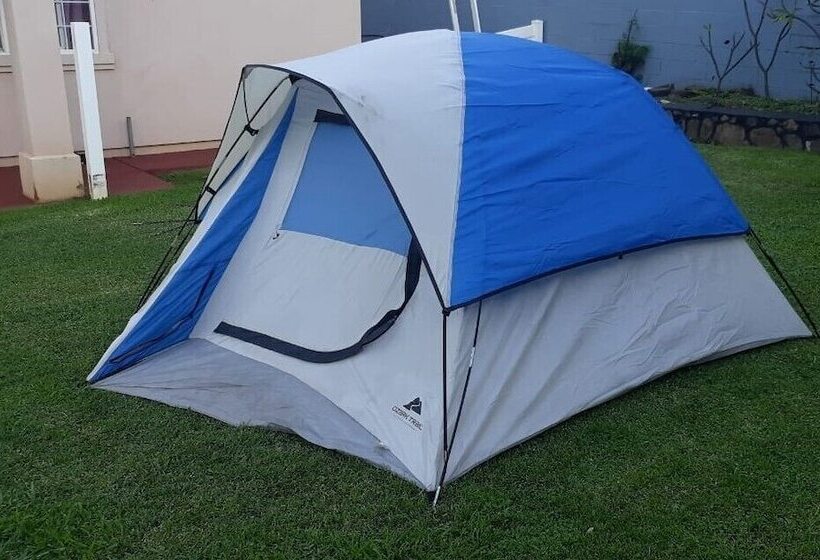 هاستل Robbins Estate