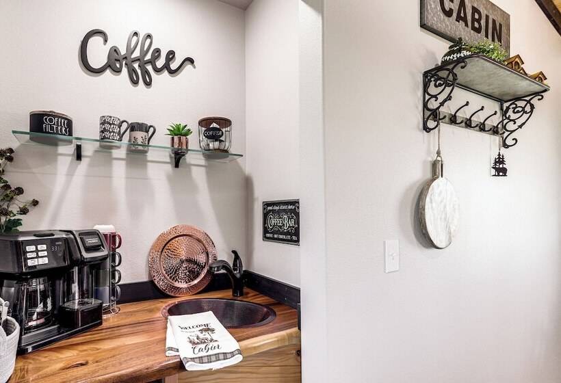 Arkansas Retreat W/ Deck, Fire Pit & Mtn Views!