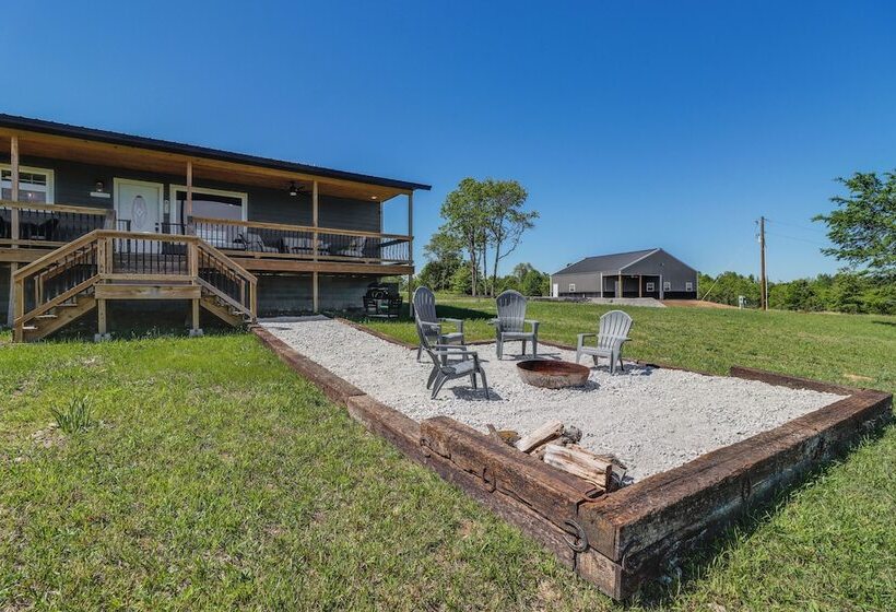 Arkansas Retreat W/ Deck, Fire Pit & Mtn Views!