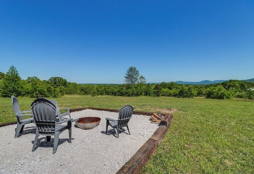 Arkansas Retreat W/ Deck, Fire Pit & Mtn Views!