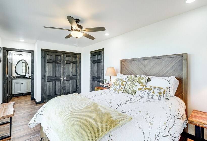 Arkansas Retreat W/ Deck, Fire Pit & Mtn Views!