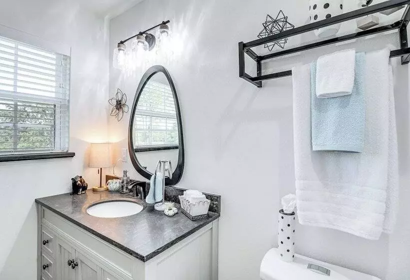 Arkansas Retreat W/ Deck, Fire Pit & Mtn Views!