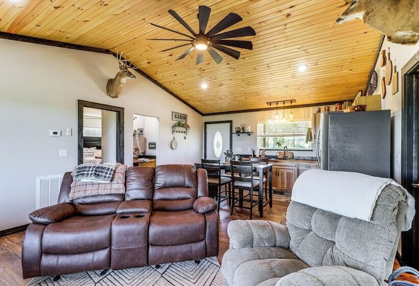 Arkansas Retreat W/ Deck, Fire Pit & Mtn Views!