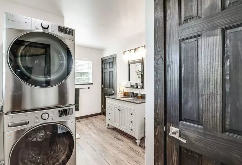 Arkansas Retreat W/ Deck, Fire Pit & Mtn Views!