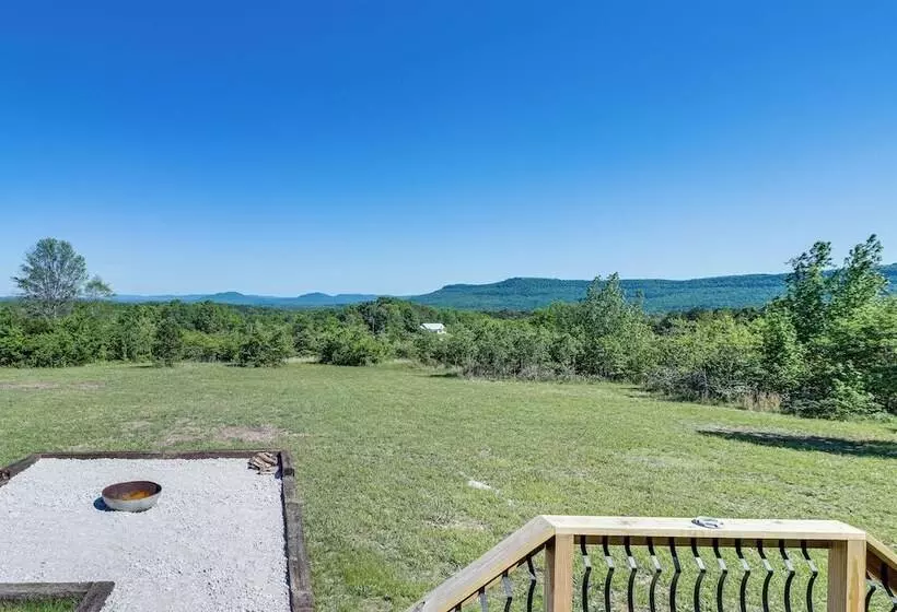 Arkansas Retreat W/ Deck, Fire Pit & Mtn Views!