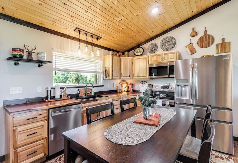 Arkansas Retreat W/ Deck, Fire Pit & Mtn Views!