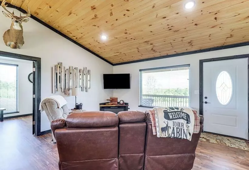 Arkansas Retreat W/ Deck, Fire Pit & Mtn Views!