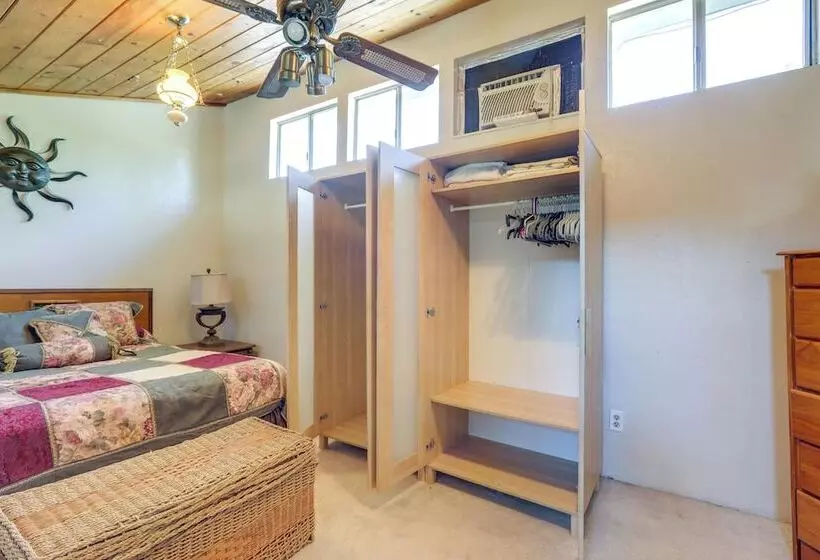 Auburn Cottage W/ Patios & Garden   3 Mi To Town!