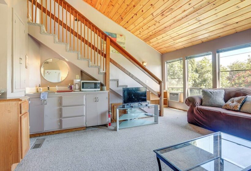 Auburn Cottage W/ Patios & Garden   3 Mi To Town!