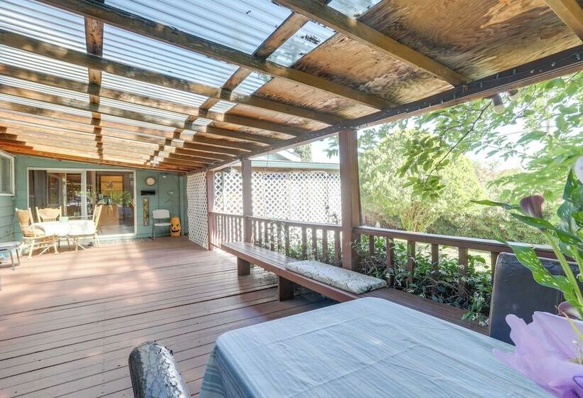 Auburn Cottage W/ Patios & Garden   3 Mi To Town!