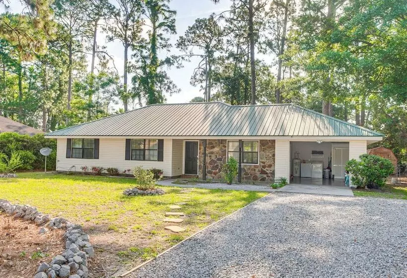 Brunswick Retreat W/ Patio & Grill, Near Beaches!