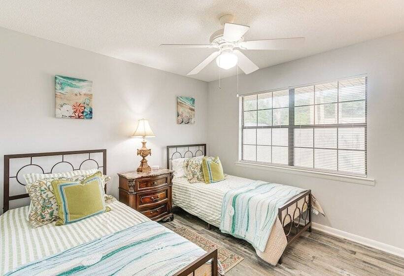 Brunswick Retreat W/ Patio & Grill, Near Beaches!