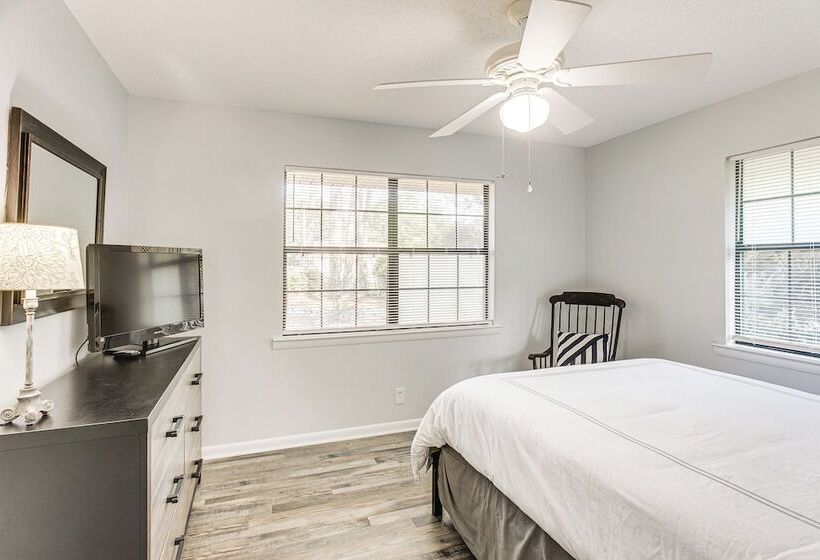 Brunswick Retreat W/ Patio & Grill, Near Beaches!