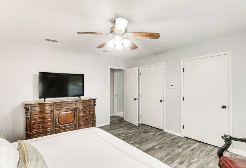 Brunswick Retreat W/ Patio & Grill, Near Beaches!