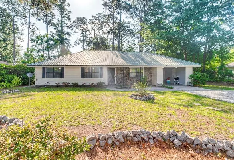 Brunswick Retreat W/ Patio & Grill, Near Beaches!