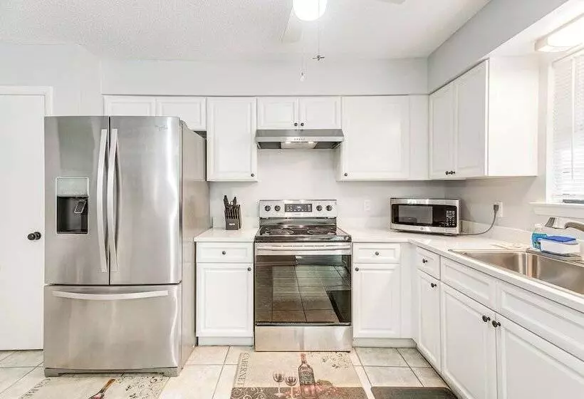 Brunswick Retreat W/ Patio & Grill, Near Beaches!