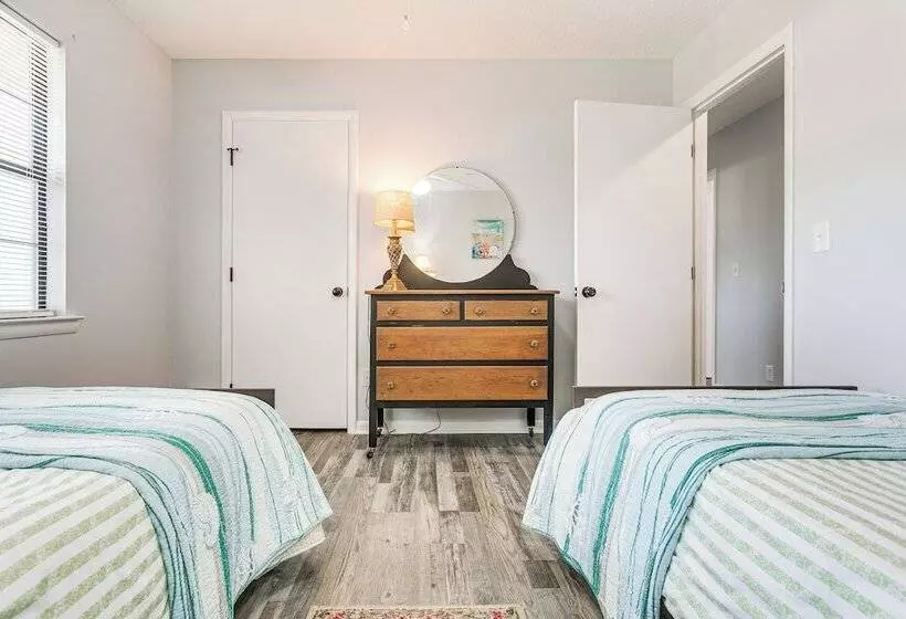 Brunswick Retreat W/ Patio & Grill, Near Beaches!