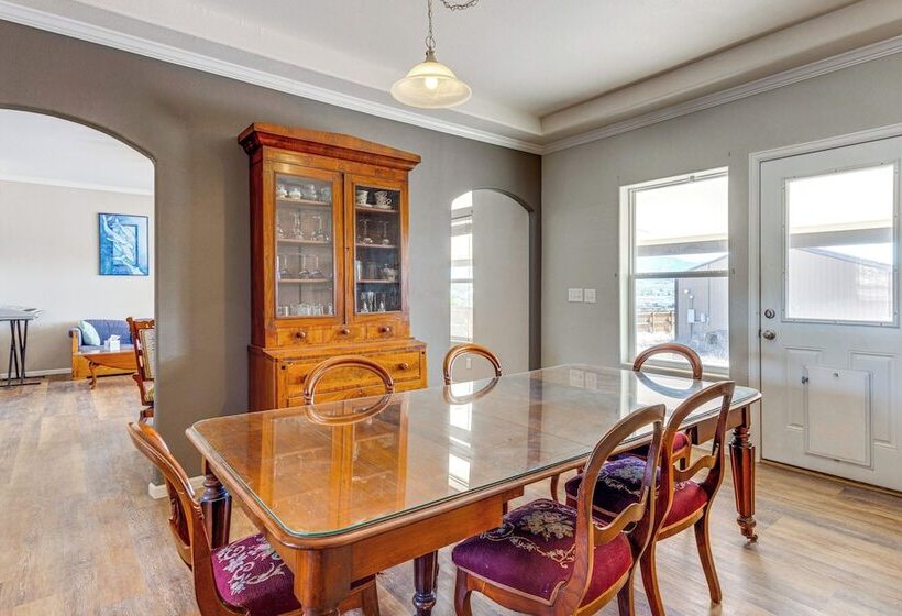 Cañon City Home: Close To Hiking & Rafting!