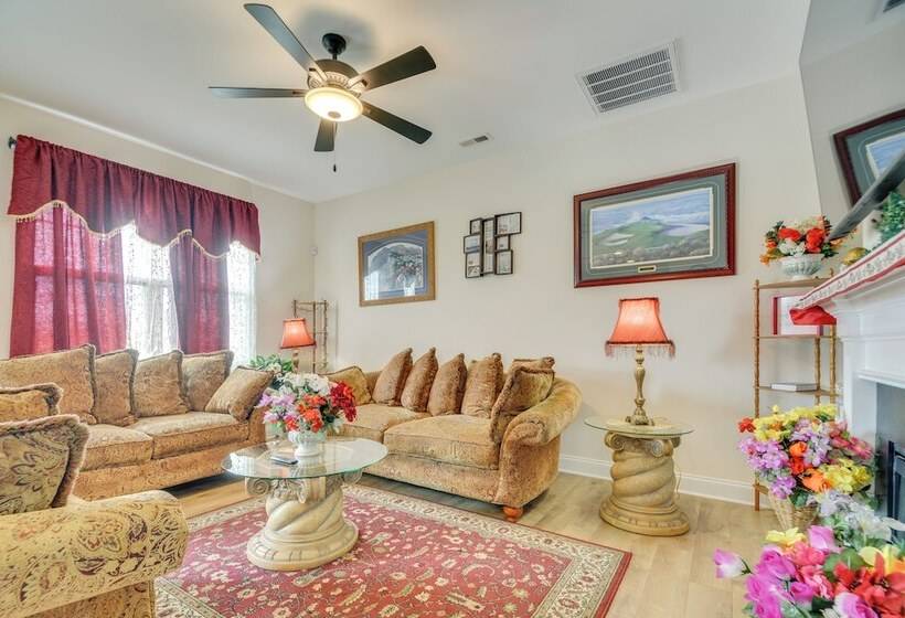 Charming Smithfield Home ~ 28 Mi To Raleigh!