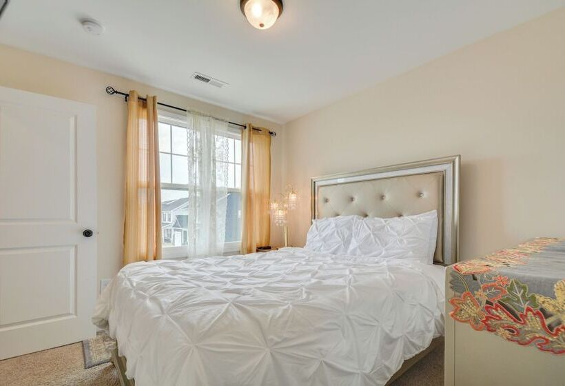 Charming Smithfield Home ~ 28 Mi To Raleigh!