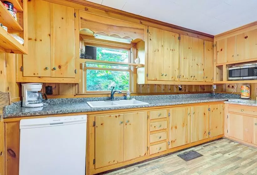 Charming Woodland Home, 12 Mi To Big Lazer Creek!