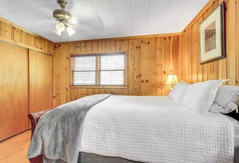 Charming Woodland Home, 12 Mi To Big Lazer Creek!
