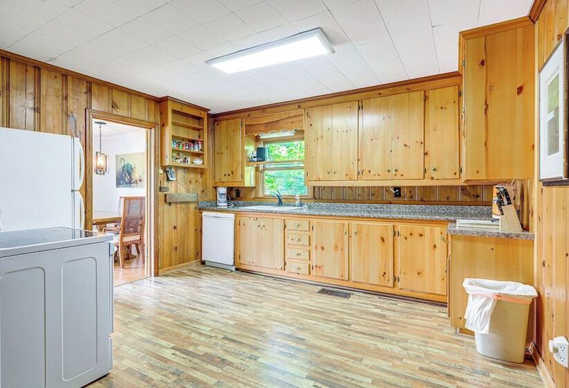 Charming Woodland Home, 12 Mi To Big Lazer Creek!