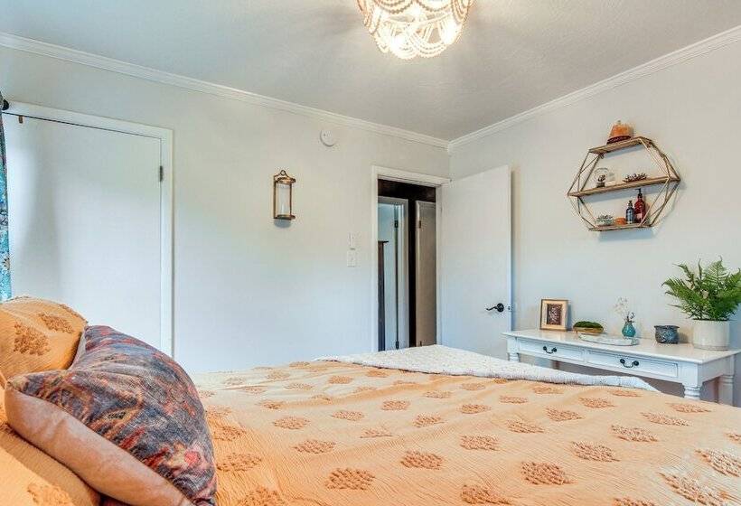 Chic Asheville House W/ Koi Pond: 5 Mi To Downtown