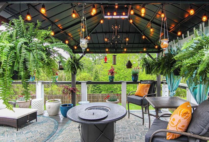 Chic Asheville House W/ Koi Pond: 5 Mi To Downtown