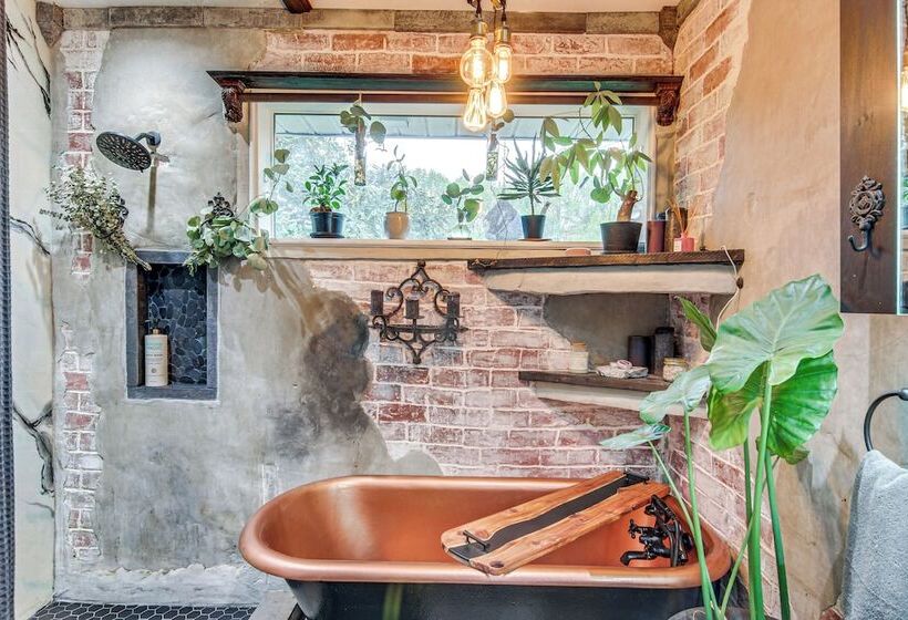 Chic Asheville House W/ Koi Pond: 5 Mi To Downtown