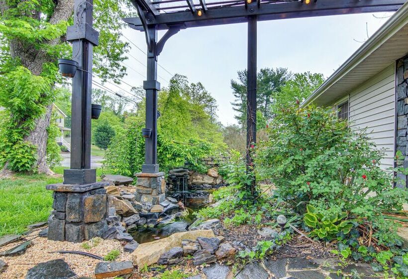 Chic Asheville House W/ Koi Pond: 5 Mi To Downtown