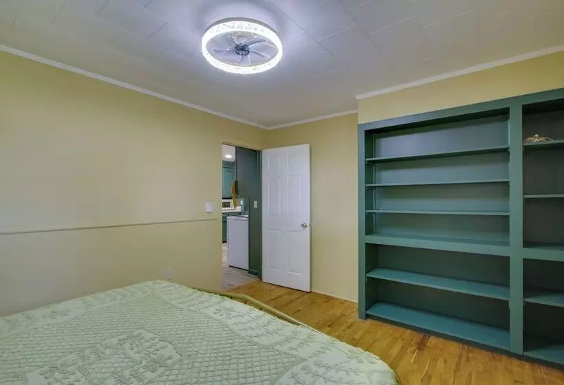 Dog Friendly Lexington Retreat: Step Free Access!