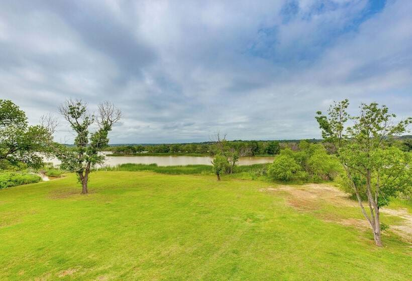 Granbury Home W/ Lake Views ~ 6 Mi To Boat Launch!