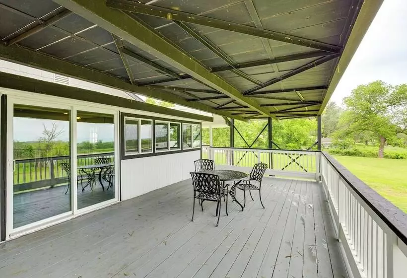 Granbury Home W/ Lake Views ~ 6 Mi To Boat Launch!