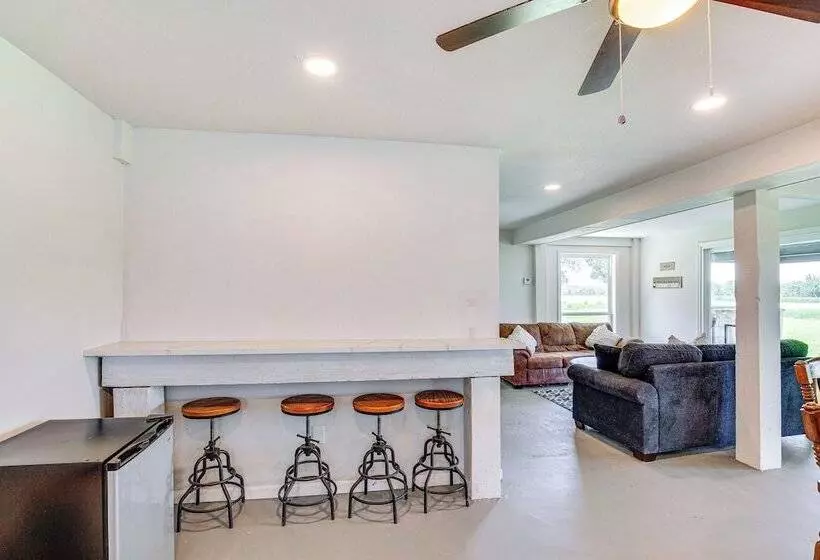 Granbury Home W/ Lake Views ~ 6 Mi To Boat Launch!