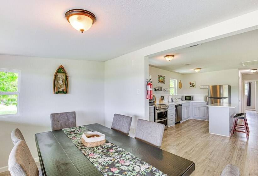 Granbury Home W/ Lake Views ~ 6 Mi To Boat Launch!