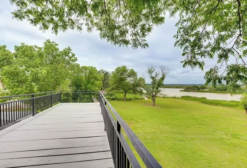 Granbury Home W/ Lake Views ~ 6 Mi To Boat Launch!