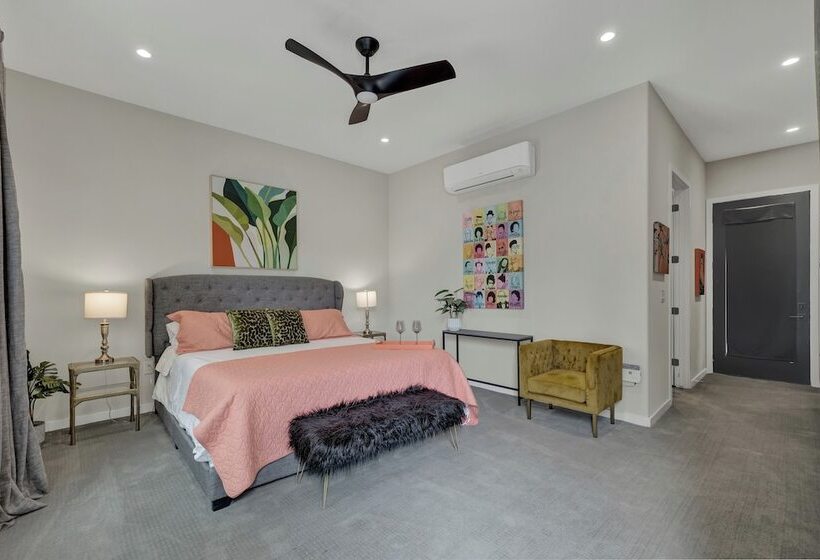 The Bentley Hotel Palm Room Hill Country View