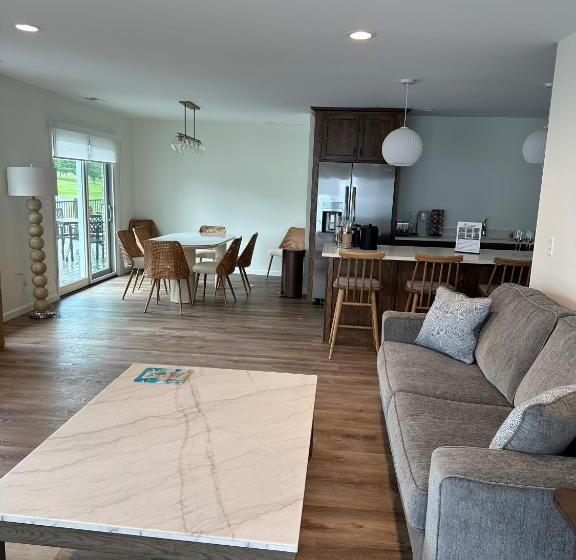 Отель Lakeview Hills Golf & Resort