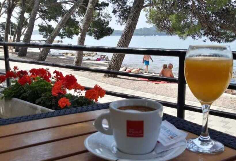 בית מלון כפרי Mobile Homes Bugi