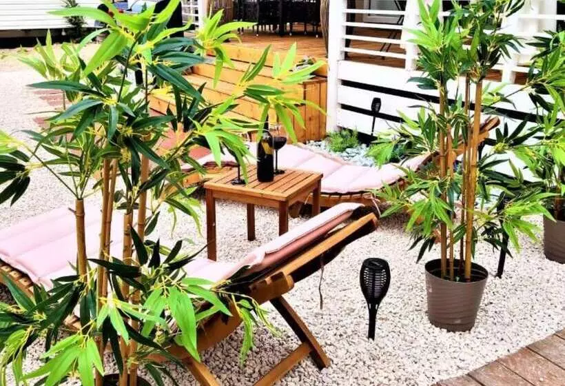 هتل Mobile Homes Bugi