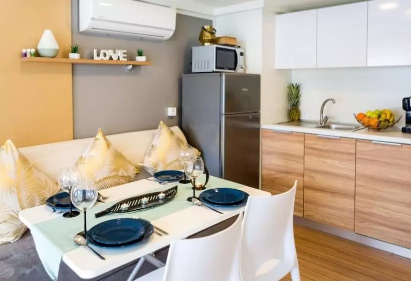 هتل Mobile Homes Bugi