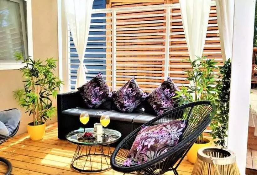 هتل Mobile Homes Bugi